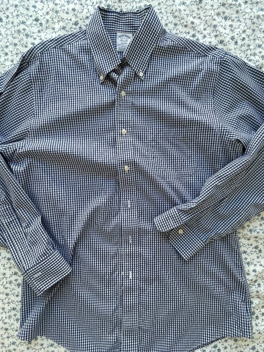 LIKE NEW Brooks Brothers Regent-fit Dress Shirt, 15.5 - 33